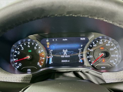 Used 2025 Jeep Compass Latitude AWD/4WD image 18