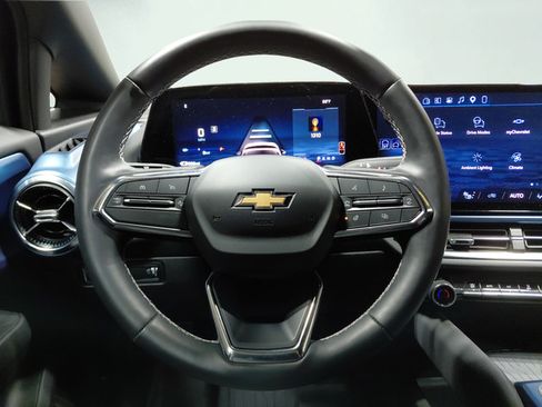 Used 2025 Chevrolet Equinox EV LT w/ Convenience Package FWD image 23