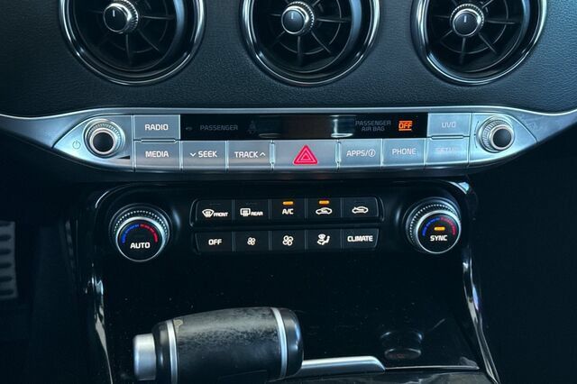 Used 2020 Kia Stinger GT-Line RWD image 19