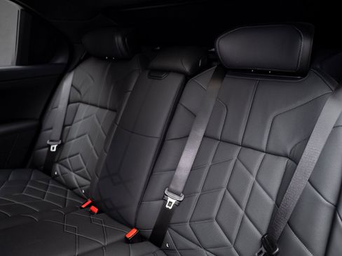 Used 2024 BMW i7 eDrive50 w/ M Sport Package image 68