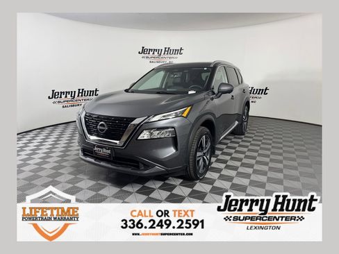 Used 2023 Nissan Rogue SL image 1