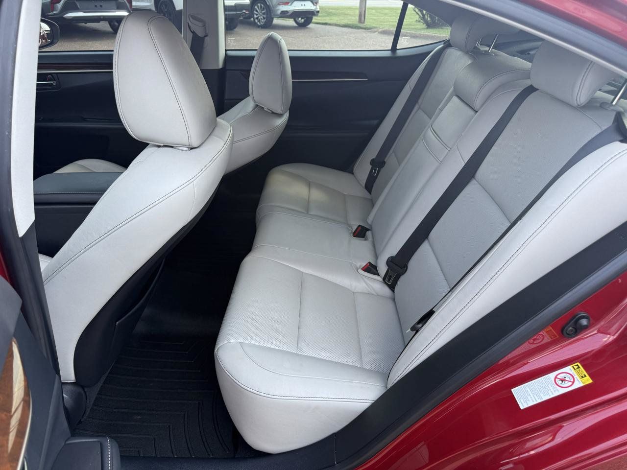 Used 2014 Lexus ES 350 w/ Luxury Package FWD image 16