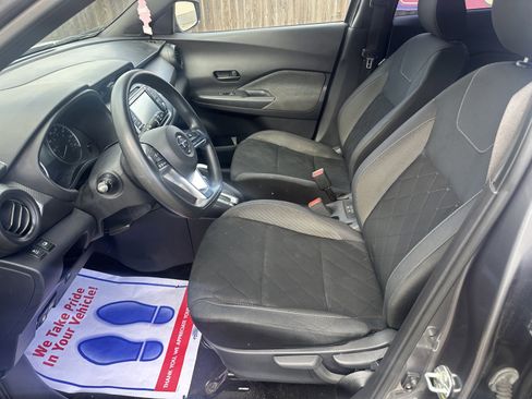 Used 2019 Nissan Kicks S image 12