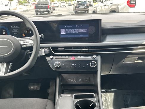 Used 2025 Hyundai Sonata SEL FWD image 30