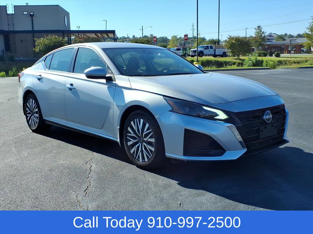 Used 2023 Nissan Altima 2.5 SV FWD image 8
