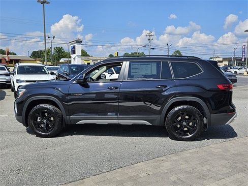 New 2026 Volkswagen Atlas Peak Edition image 4