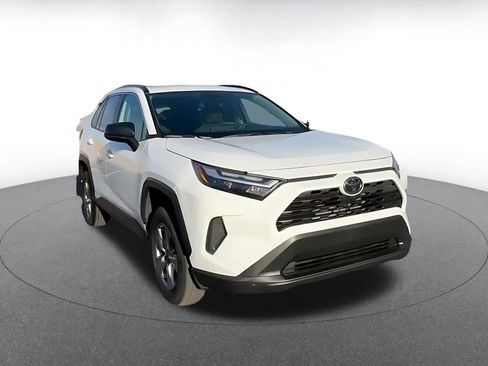 Used 2025 Toyota RAV4 LE image 3