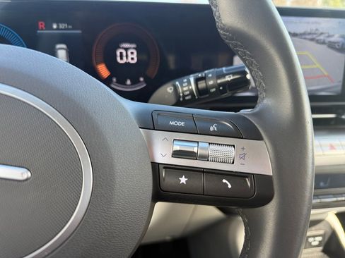 Used 2025 Hyundai Kona SEL image 16