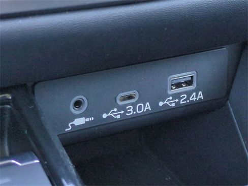 Used 2025 Subaru Outback Premium image 25