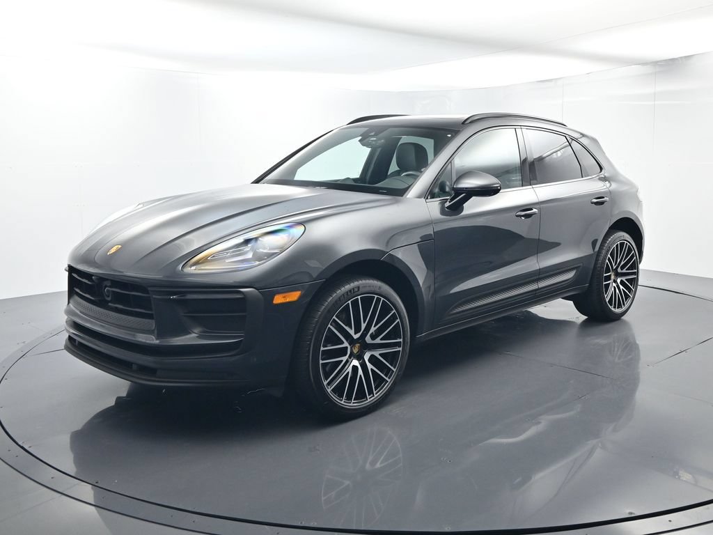 Certified 2026 Porsche Macan AWD/4WD image 1