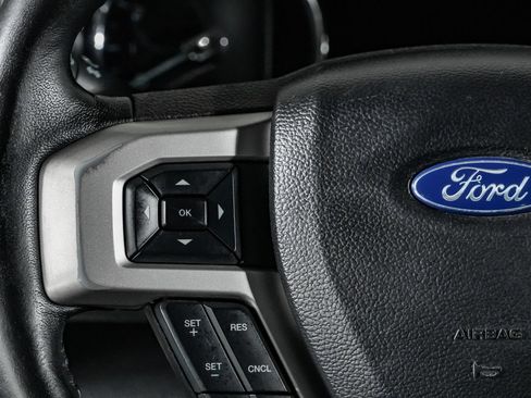 Used 2019 Ford F250 Lariat w/ Lariat Ultimate Package AWD/4WD image 18