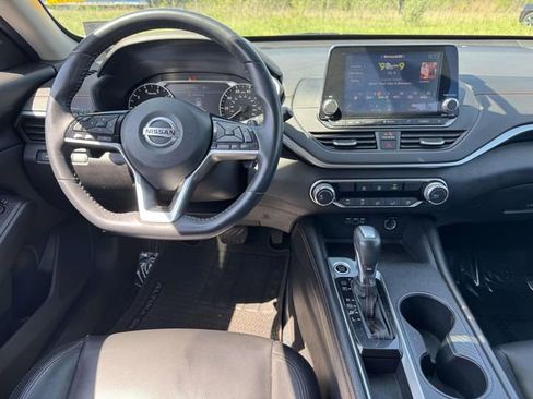 Used 2019 Nissan Altima 2.5 SR FWD image 2