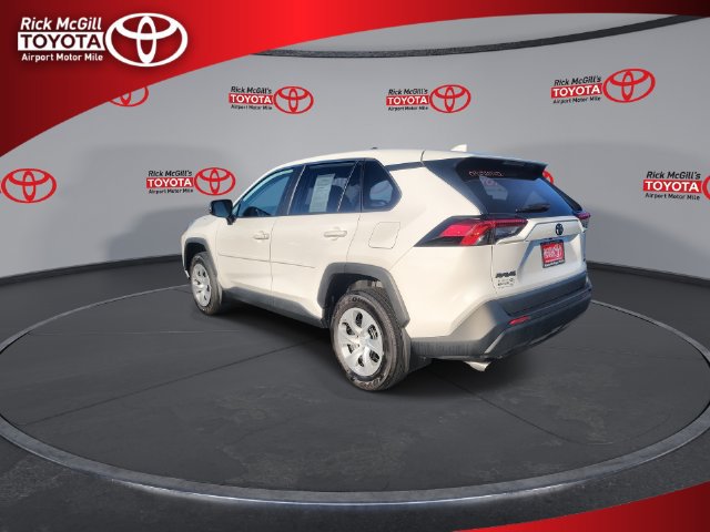 Used 2022 Toyota RAV4 LE AWD/4WD image 6