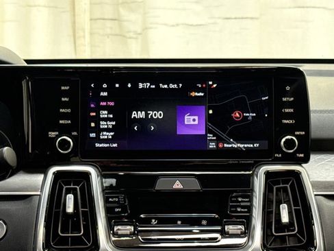 Certified 2022 Kia Sorento SX image 21