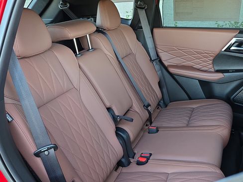 New 2026 Mitsubishi Outlander SEL image 32