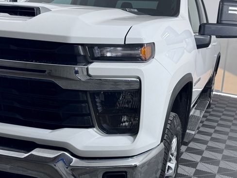 Used 2024 Chevrolet Silverado 2500 LT image 11
