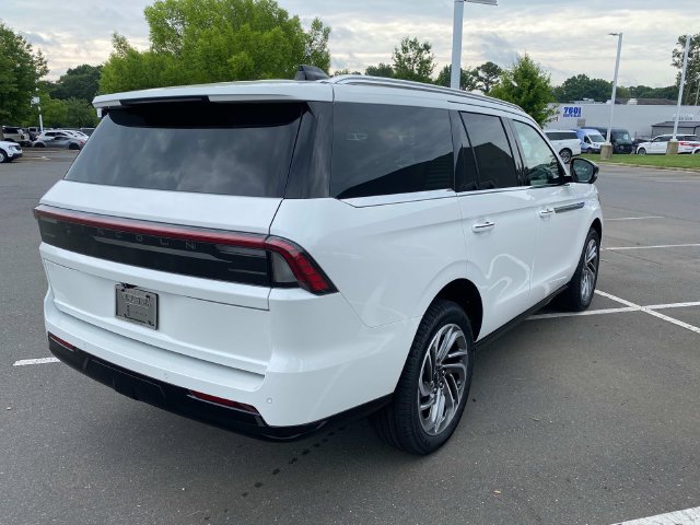 New 2026 Lincoln Navigator Reserve AWD/4WD image 30