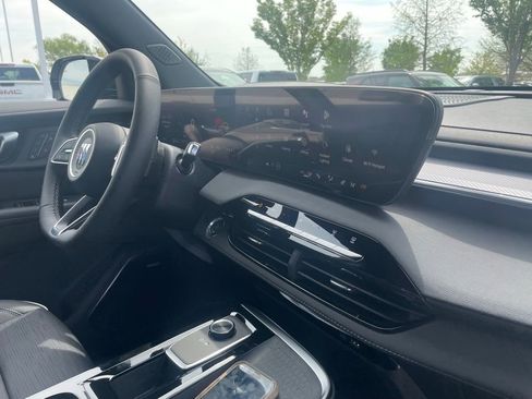 New 2026 Buick Enclave Sport Touring w/ Power Package FWD image 31