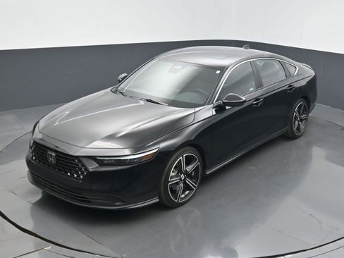 Used 2023 Honda Accord Sport image 9