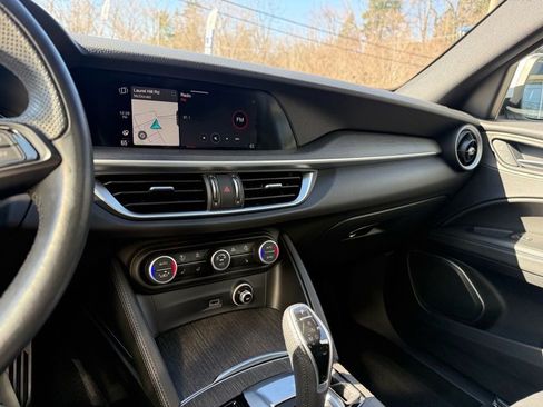 Used 2023 Alfa Romeo Stelvio Ti image 15