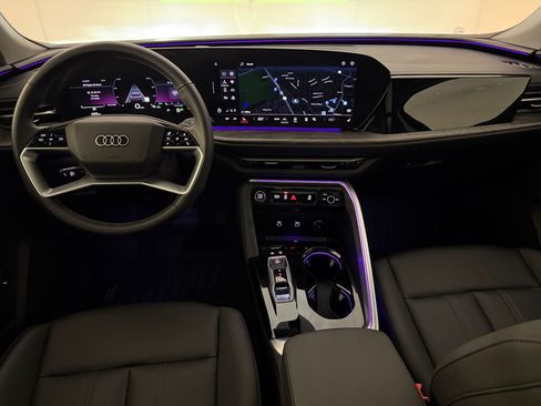 Used 2025 Audi Q5 Premium w/ Convenience Package AWD/4WD image 4