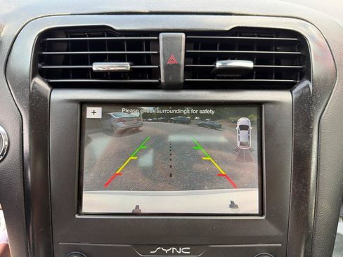 Used 2019 Ford Fusion SEL FWD image 15