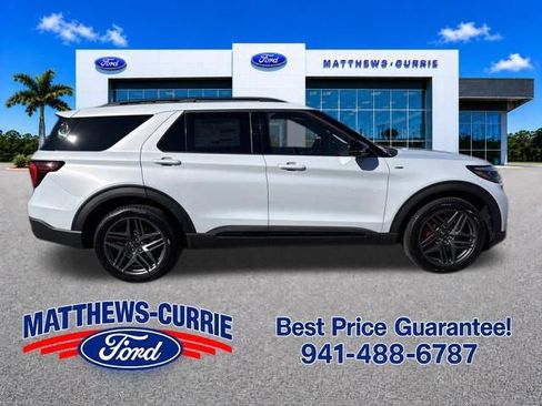 New 2026 Ford Explorer ST-Line w/ ST-Line Street Pack AWD/4WD image 3