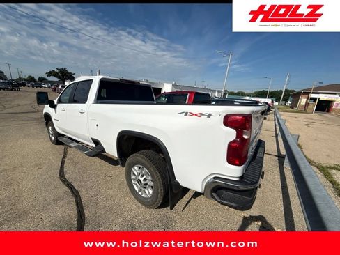 Used 2025 Chevrolet Silverado 2500 LT w/ Convenience Package AWD/4WD image 5