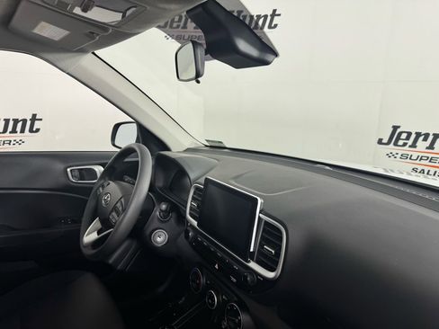 Used 2026 Hyundai Venue SE image 28