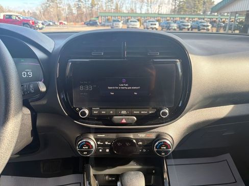 Used 2025 Kia Soul S FWD image 23