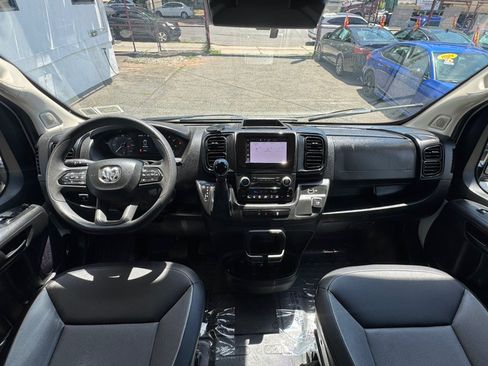Used 2024 RAM ProMaster 2500 w/ Convenience Group FWD image 11