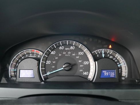 Used 2014 Toyota Camry SE w/ Leather Package FWD image 62