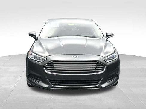 Used 2016 Ford Fusion SE FWD image 8