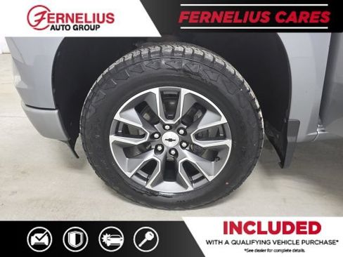 Used 2023 Chevrolet Silverado 1500 RST AWD/4WD image 15
