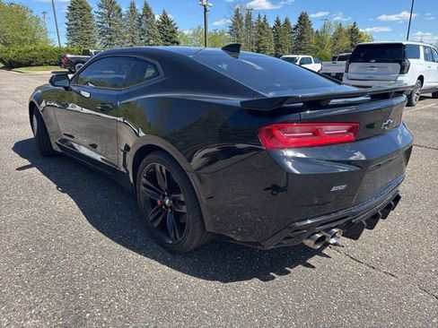 Used 2016 Chevrolet Camaro SS RWD image 4