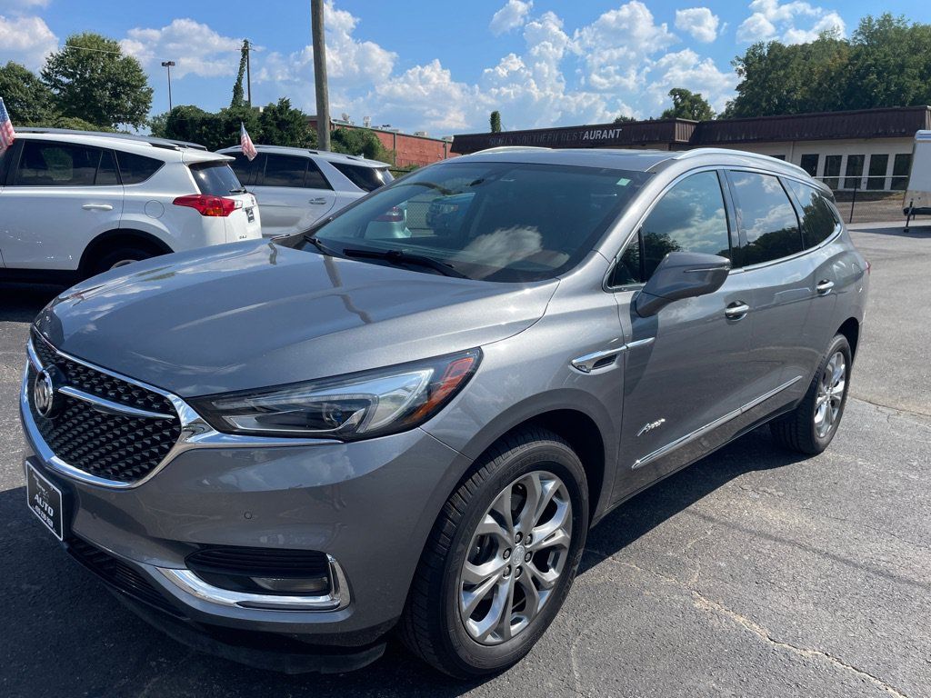 Used 2018 Buick Enclave Avenir w/ Avenir Technology Package AWD/4WD image 2