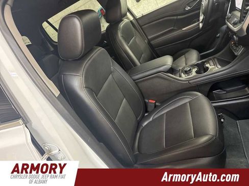 Used 2023 GMC Acadia SLT image 42