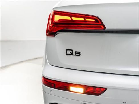 Used 2024 Audi Q5 e Premium Plus w/ Premium Plus Package AWD/4WD image 30