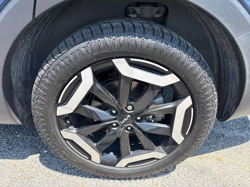 Used 2023 Kia Telluride EX w/ EX Captain's Chair Package FWD image 9