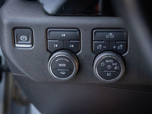 Used 2024 Chevrolet Silverado 2500 LT AWD/4WD image 24