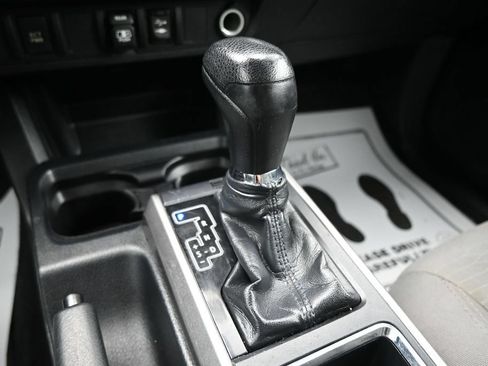Used 2019 Toyota Tacoma SR5 AWD/4WD image 22