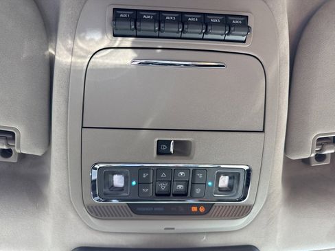 Used 2025 Ford F350 Platinum w/ Platinum Plus Package image 42