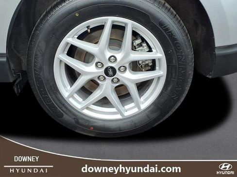 Used 2024 Ford Edge SEL image 6