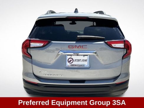 Used 2024 GMC Terrain SLE w/ Driver Convenience Package image 6