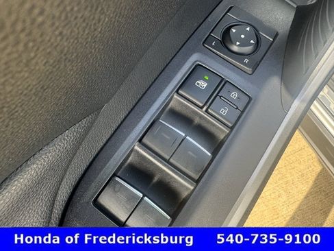 Used 2023 Toyota RAV4 SE w/ Convenience Package AWD/4WD image 11