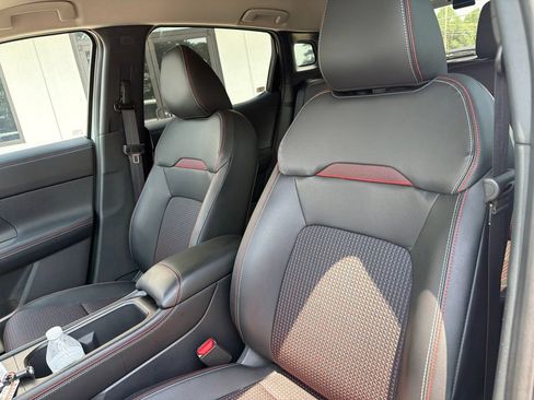 Used 2025 Nissan Kicks SR w/ Interior Electronics Package FWD image 3