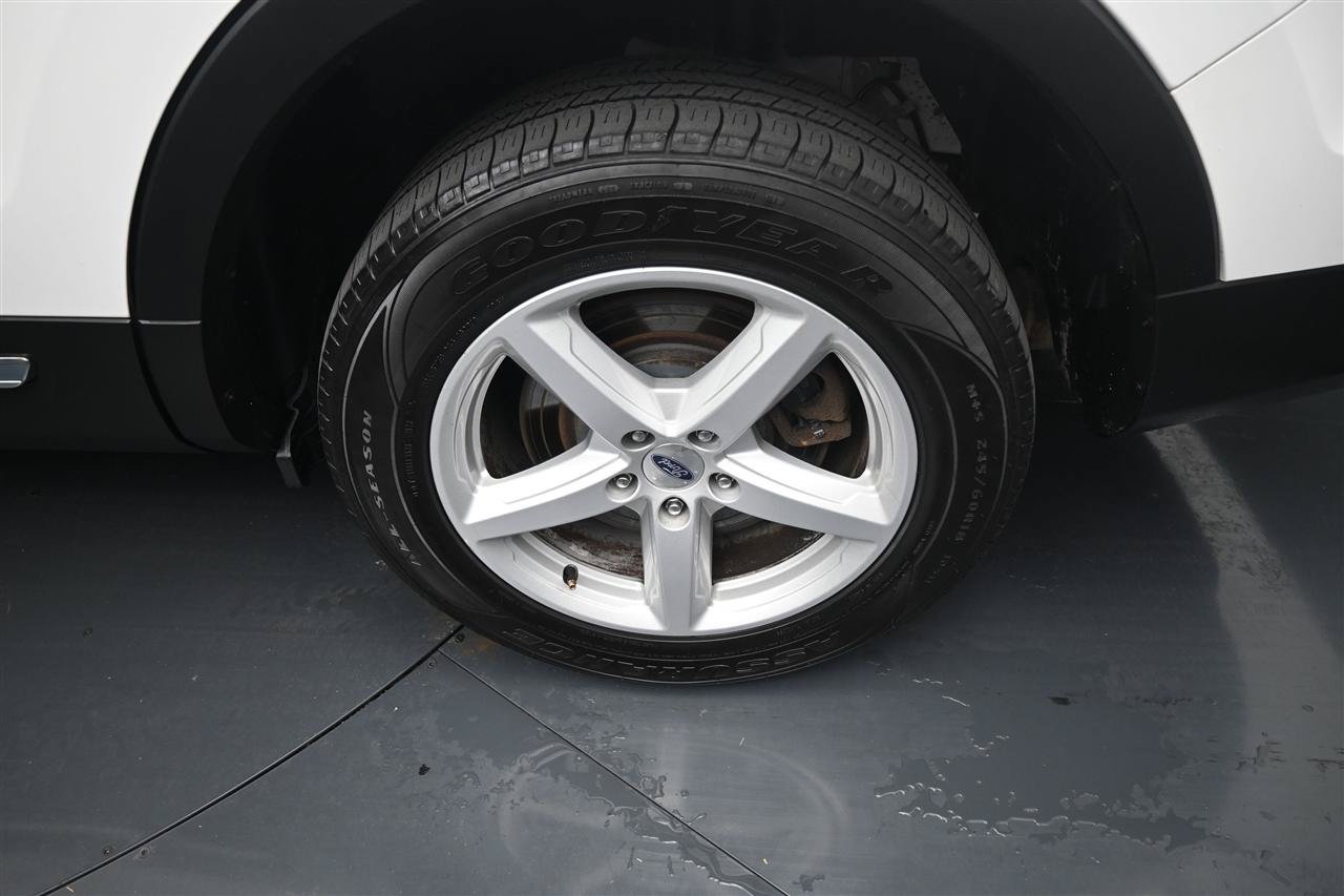 Used 2016 Ford Explorer XLT AWD/4WD image 17