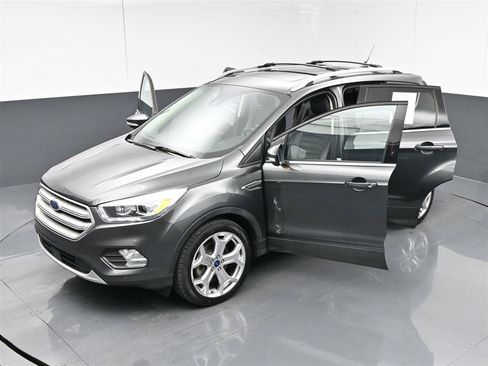 Used 2019 Ford Escape Titanium FWD image 39