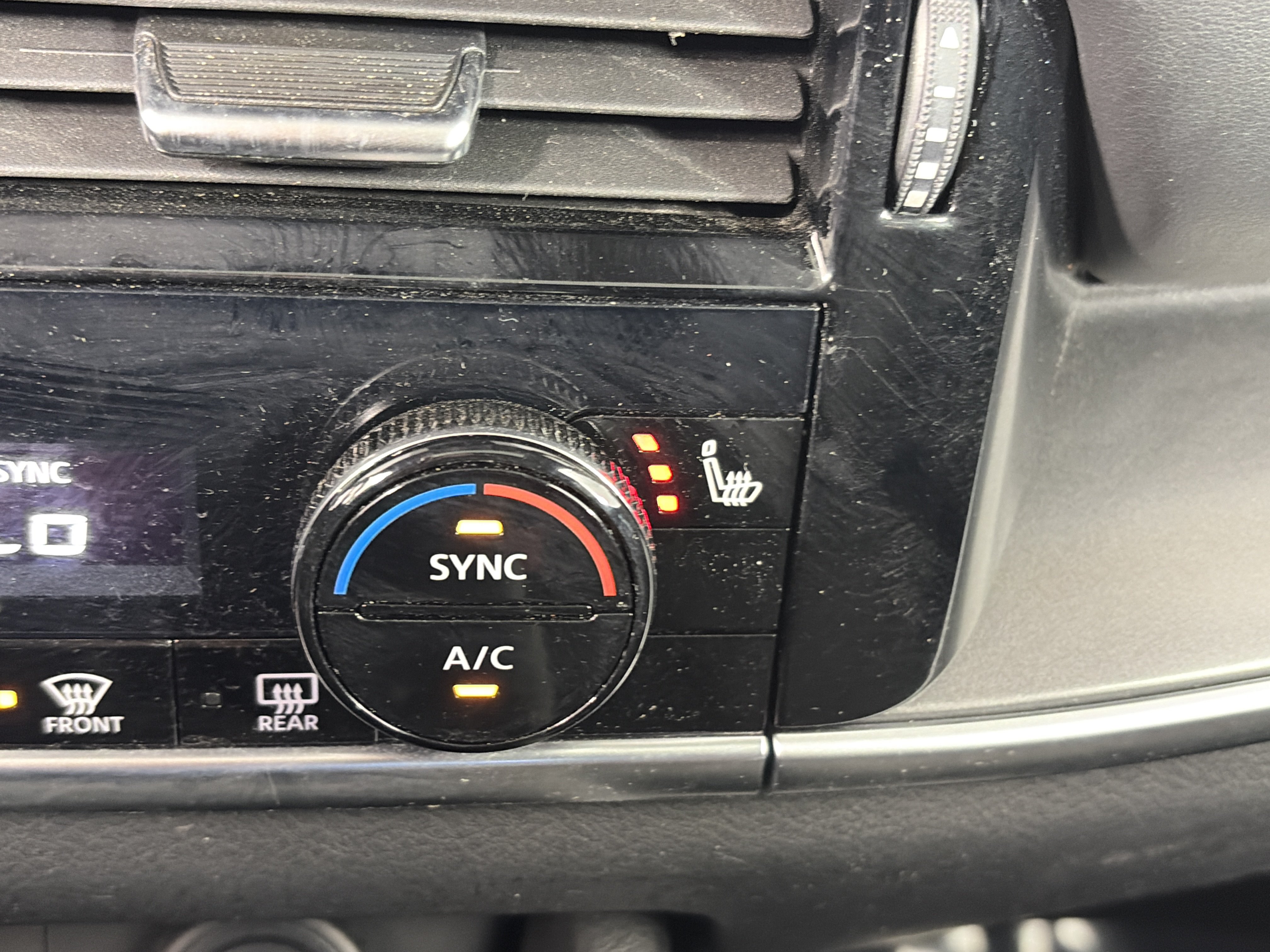 Used 2021 Nissan Rogue SV AWD/4WD image 23