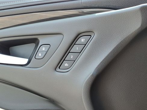 Used 2019 Buick Envision Essence AWD/4WD image 23